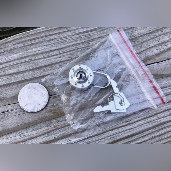 2/$10 New Mini Locker Metal Lock & Key Only Replacement Tiny Lock Key Set Small - Picture 7 of 7